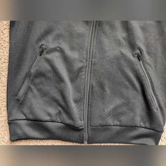 Adidas Jacket 🖤 - Picture 4 of 5